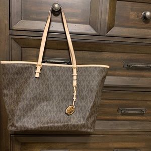 Michael Kors Jet Set Travel Tote